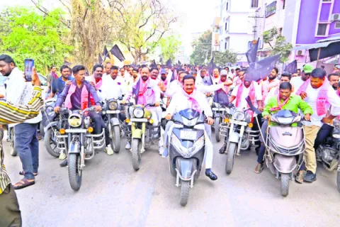 కేసీఆర్‌పై రాజకీయ వేధింపులు మానుకోవాలి