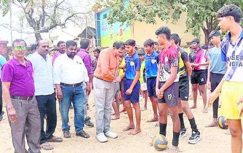 ఉమ్మడి జిల్లా వాలీబాల్‌ జట్ల ఎంపిక