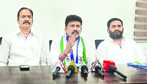 రాష్ట్రంలో ప్రజల ప్రాణాలకు రక్షణ కరువు 