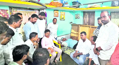 కార్యకర్తలను కాపాడుకుంటాం 