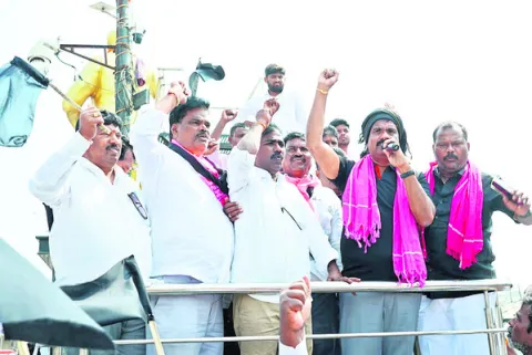 ‘ప్రజల దృష్టి మళ్లించేలా కాంగ్రెస్‌ డ్రామాలు’ 