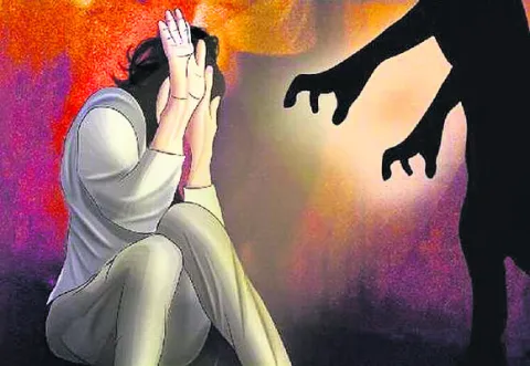 కామంతో కళ్లుమూసుకుని..