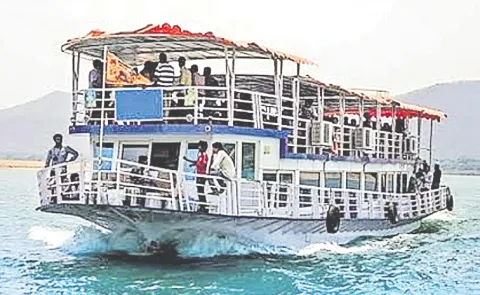 Papi Kondalu Boat Trip