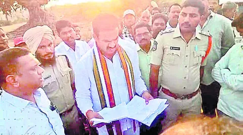 లబ్ధిదారులకే అనుమతులు ఇవ్వండి