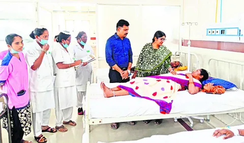 సీహెచ్‌సీని సందర్శించిన కాయకల్ప వైద్యబృందం
