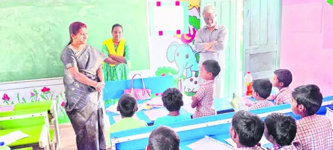 సులభంగా అర్థమయ్యేలా బోధించాలి 