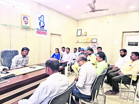 పన్నులు వందశాతం వసూలు చేయాలి