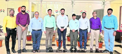 పరిశ్రమల స్థాపనలో సమస్యలు పరిష్కరిస్తాం 