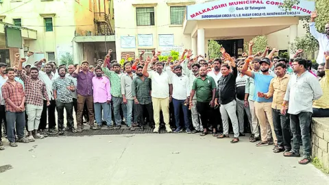 స్వచ్ఛ ఆటో కార్మికుల పొట్టకొట్టొద్దు 