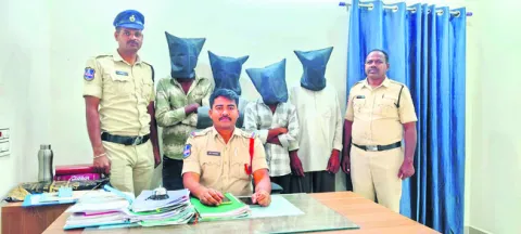 గంజాయి విక్రేతల అరెస్ట్‌ 