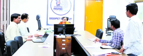 పాఠశాలల్లో పనులు వేగిరం చేయండి 