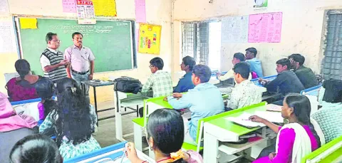 ఓపెన్‌లోనూ వాట్సాప్‌ పాఠాలు