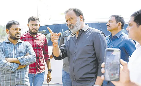 permission to enter the permit room only after 6 pm: Komatireddy Rajagopal Reddy