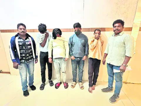 గంజాయితో పట్టుబడిన నలుగురిపై కేసు