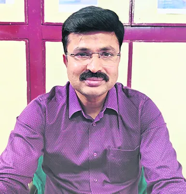 కాంట్రాక్టర్‌తో మాట్లాడి పరిస్థితులను చక్కదిద్దుతాం 
