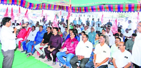 పీపీపీ విధానాన్ని  ఆర్టీసీ పీకకు చుట్టొద్దు 