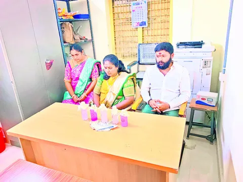 భూపాలపల్లి జిల్లా కోర్టులో ఏసీబీ దాడులు