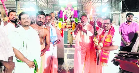 కనులపండువగా  తిరుచ్చి మహోత్సవం 