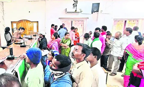 పీజీఆర్‌ఎస్‌లో 75 వినతుల స్వీకరణ 