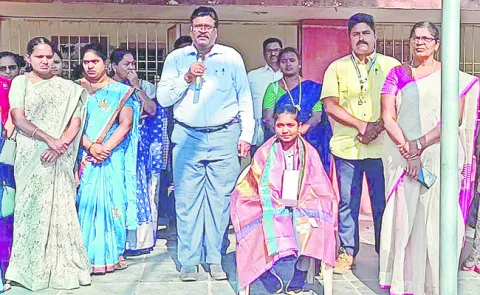 ఎవరెస్ట్‌ అధిరోహణకు విద్యార్థిని ఎంపిక 