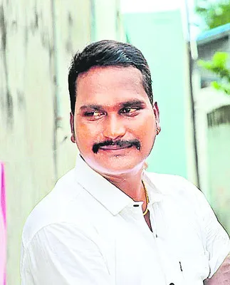 నిర్మాణంలో గోడ కూలి కార్మికుడు మృతి 