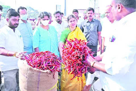 మార్కెట్‌లో మెరుగైన సౌకర్యాలు కల్పించాలి