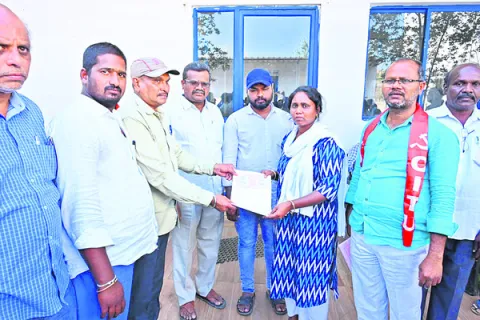 మృతుడి కుటుంబానికి రూ.80లక్షల పరిహారం