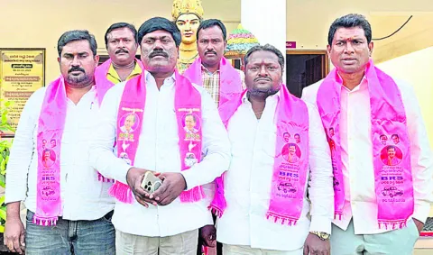 విహారయాత్రకు ముఖ్యమంత్రి, మంత్రులు