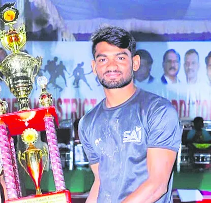 కబడ్డీ సీనియర్‌ జట్టుకు ఎంపిక