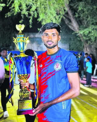 రెండు బైక్‌లు ఢీ.. వ్యక్తి మృతి