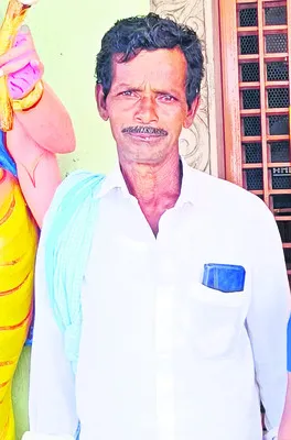 ఎద్దుల బండి బోల్తా.. రైతు మృతి 