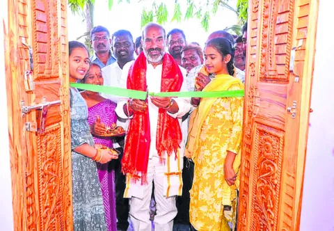 పేదల సొంతింటి కల తీరుతోంది