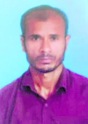 స్కూటీని ఢీకొట్టిన లారీ 