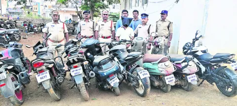 ఊళ్లలో దోచి.. డంపింగ్‌ యార్డులో దాచి..