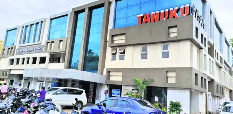 బిల్లు.. కాంట్రాక్టర్లు ఘొల్లు 