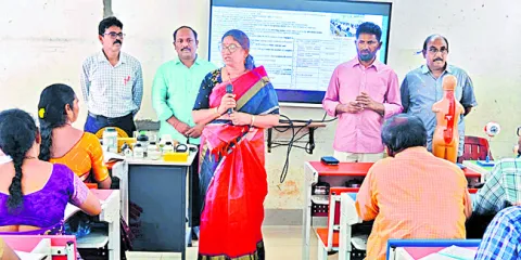 నూరు శాతం ఉత్తీర్ణత సాధనకు కృషి చేయండి 