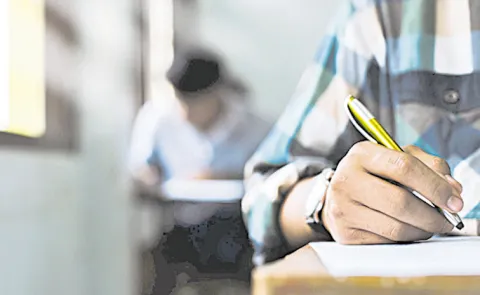 confusion in delivery of inter question papers: Andhra Pradesh