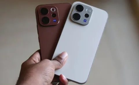 Vivo Launches V70 Series with ZEISS Triple Camera Setup in India1