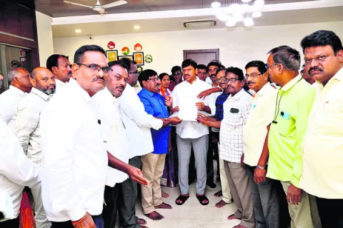 యూనియన్ల ప్రతిపాదన మేరకే అక్రిడిటేషన్‌ కమిటీలు 