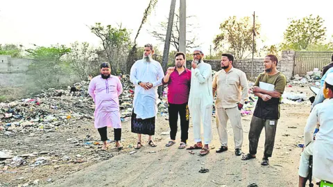 రంజాన్‌ మాసం.. పారిశుద్ధ్య లోపం 