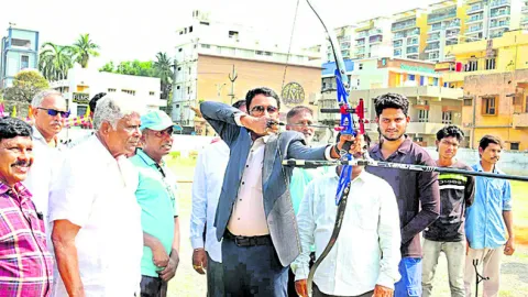 ఆర్చరీ టోర్నమెంట్‌ ప్రారంభం 