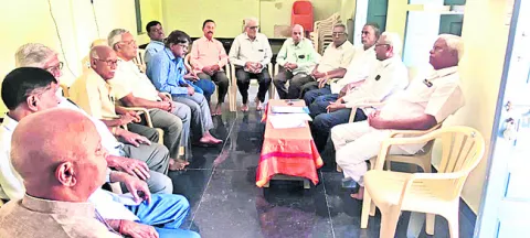 నేటి దీక్షలు విజయవంతం చేయాలి