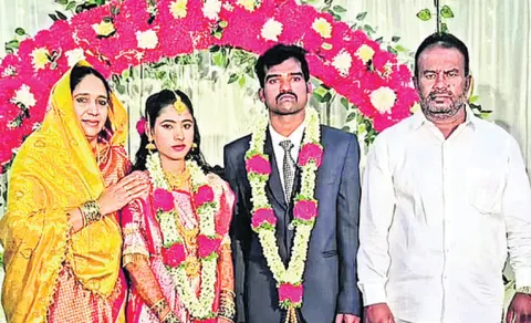 Muslim Couple Raises Hindu Girl Conducts Her Wedding as per Hindu Traditions