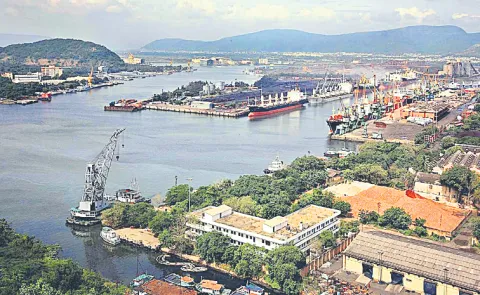 Visakhapatnam Port sets new record in cargo transport