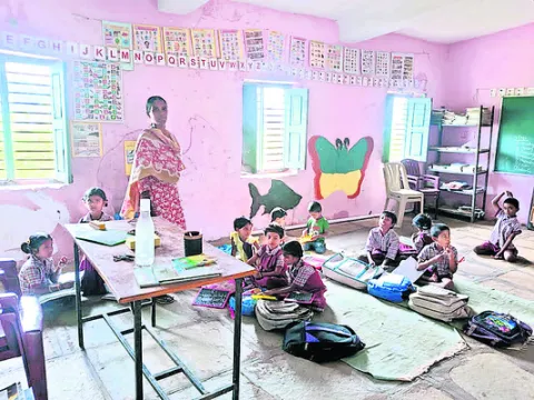 స్కావెంజరే ఇక్కడ టీచర్‌ 