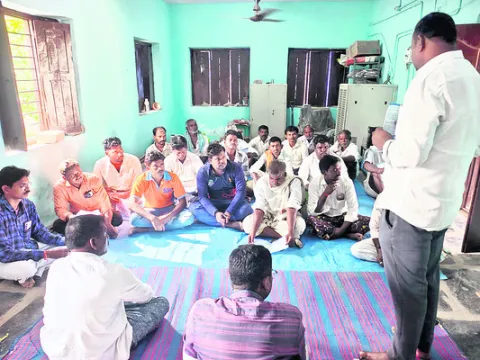 పామాయిల్‌ సాగుతో అధిక లాభాలు 
