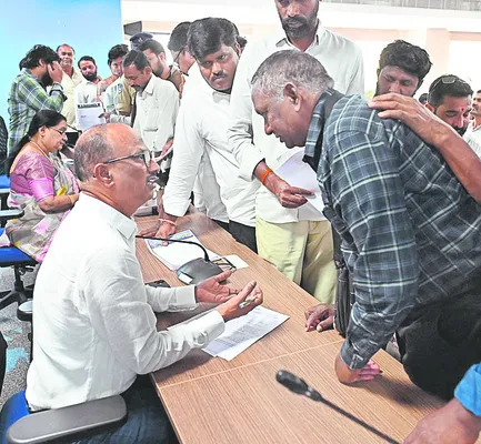 ప్రజావాణి అర్జీలపై నిర్లక్ష్యం తగదు 