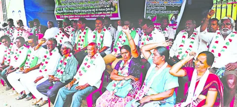 కౌలు రైతులకిచ్చిన హామీలు నెరవేర్చాలి 