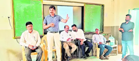 ‘ఆంగ్లంపై పట్టు  సాధించేలా బోధించాలి’
