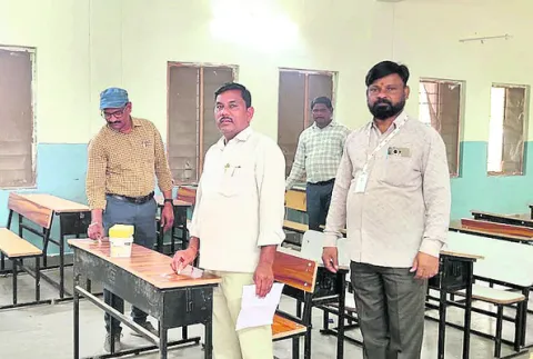 కంట్రోల్‌ రూం నంబర్‌ 08733–293713 